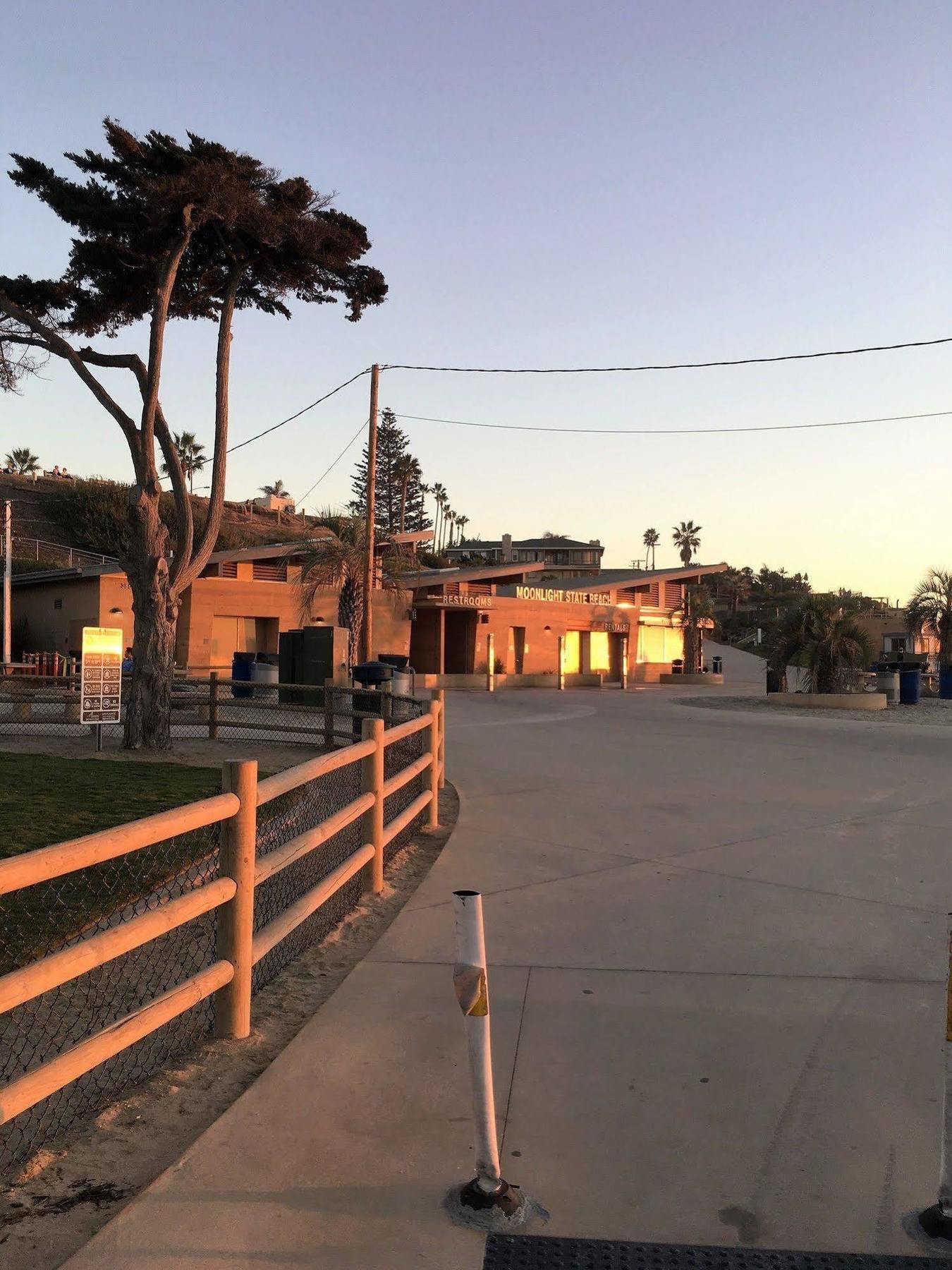 Portofino Beach Inn - Encinitas Exterior photo